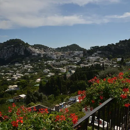 Mondo Suites Villa Capri