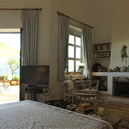 Mondo Suites *